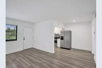 114 SE 8th St #203, Hallandale Beach, FL 33009 - Photo 8