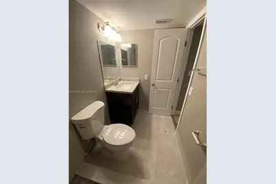 117 Lake Emerald Dr #209, Oakland Park, FL 33309 - Photo 12
