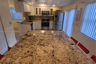 12060 NW 13th St, Pembroke Pines, FL 33026 - Photo 4