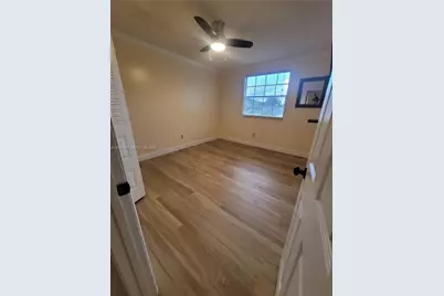 12060 NW 13th St, Pembroke Pines, FL 33026 - Photo 16