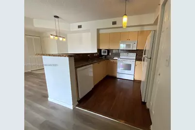 8050 N Nob Hill Rd #204, Tamarac, FL 33321 - Photo 8