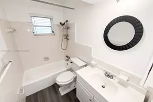 345 NW 32nd St, Oakland Park, FL 33309 - Photo 4