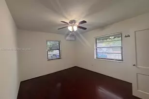 1071 NW 34th St, Miami, FL 33127 - Photo 14