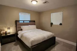 5650 NE 8th Ave, Oakland Park, FL 33334 - Photo 6