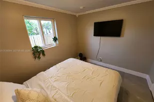 5650 NE 8th Ave, Oakland Park, FL 33334 - Photo 4