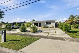 8921 NW 25th Ct, Sunrise, FL 33322 - Photo 2