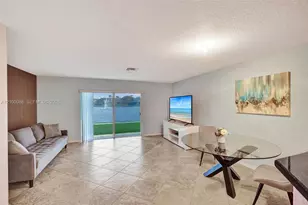 5929 Royal Way, Tamarac, FL 33321 - Photo 4
