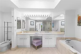 21205 Yacht Club Dr, Aventura, FL 33180 - Photo 22