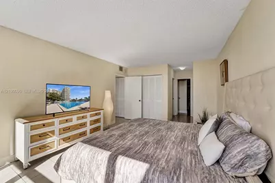 2500 Parkview Dr #1716, Hallandale Beach, FL 33009 - Photo 16