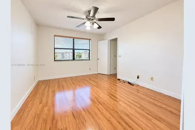 10402 Sunrise Lakes Blvd #201, Sunrise, FL 33322 - Photo 10
