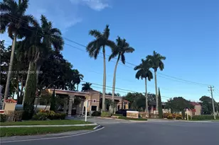 11607 NW 11th St, Pembroke Pines, FL 33026 - Photo 1