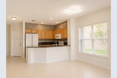 7337 Smithbrooke Dr #7337, Lake Worth, FL 33467 - Photo 2