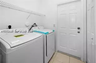 2010 NW 98th Way, Pembroke Pines, FL 33024 - Photo 16