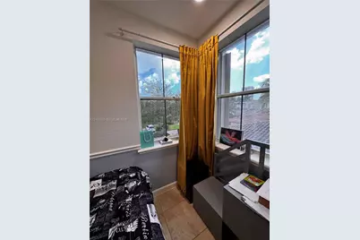 876 W Spinnaker Dr W, Hollywood, FL 33019 - Photo 28