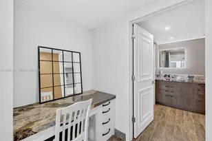 7000 Island Blvd, Aventura, FL 33160 - Photo 44