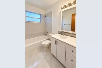 130 SE 10th St #130, Hallandale Beach, FL 33009 - Photo 8