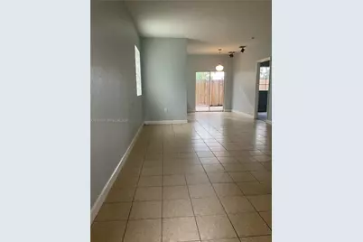 364 NE 25th Pl #101, Homestead, FL 33033 - Photo 4
