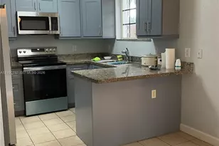 364 NE 25th Pl, Homestead, FL 33033 - Photo 6