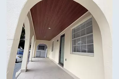 720 NW 19th Ct, Miami, FL 33125 - Photo 1