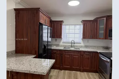 720 NW 19th Ct, Miami, FL 33125 - Photo 6