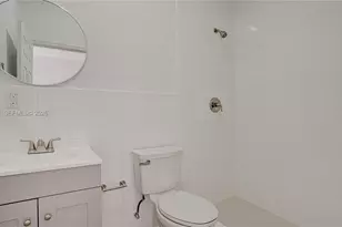 1330 NW 5th St, Miami, FL 33125 - Photo 18