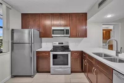 1530 Whitehall Dr #302, Davie, FL 33324 - Photo 4