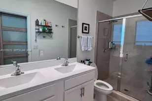 20658 NE 2nd Ct, Miami, FL 33179 - Photo 24