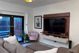 20658 NE 2nd Ct, Miami, FL 33179 - Photo 10