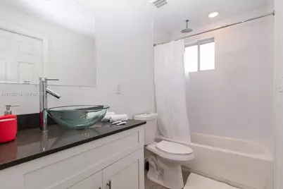 427 NW 34th St #2, Miami, FL 33127 - Photo 10