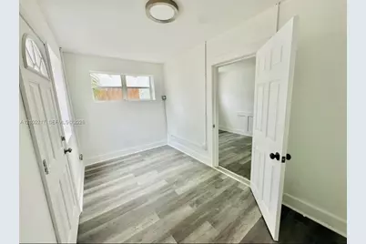 524 NW 35th St #1, Miami, FL 33127 - Photo 6