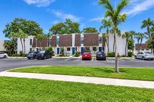 1570 NW 89th Terrace, Pembroke Pines, FL 33024 - Photo 1