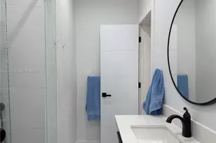 8401 Crespi Blvd, Miami Beach, FL 33141 - Photo 22