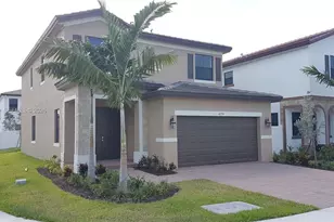 10554 W 35th Ln, Hialeah, FL 33018 - Photo 2