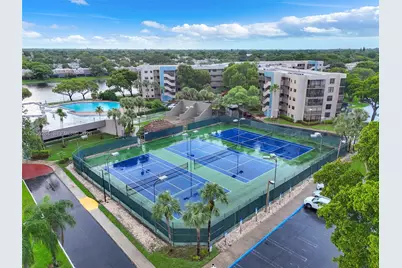1100 Colony Point Cir #504, Pembroke Pines, FL 33026 - Photo 32