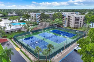 1100 Colony Point Cir, Pembroke Pines, FL 33026 - Photo 32