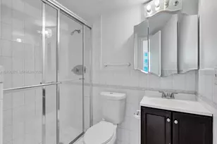 16570 NE 26th Ave, North Miami Beach, FL 33160 - Photo 20