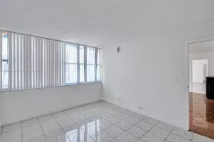 16570 NE 26th Ave, North Miami Beach, FL 33160 - Photo 18