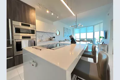 851 NE 1st Ave #1906, Miami, FL 33132 - Photo 2