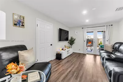 351 W 36th St, Hialeah, FL 33012 - Photo 30