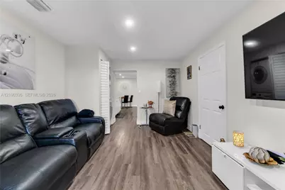 351 W 36th St, Hialeah, FL 33012 - Photo 34