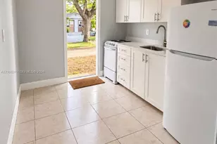 401 NW 43rd Ct, Oakland Park, FL 33309 - Photo 4