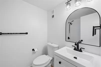 110 Salamanca Ave #402, Coral Gables, FL 33134 - Photo 16