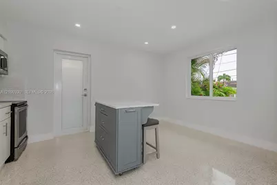 1023 SW 11th St #1023, Miami, FL 33129 - Photo 4