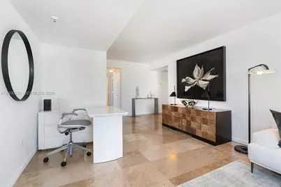 1621 Bay Rd #901, Miami Beach, FL 33139 - Photo 2