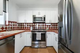 1621 Bay Rd, Miami Beach, FL 33139 - Photo 12