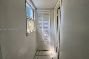 215 Columbus Pkwy, Hollywood, FL 33021 - Photo 10