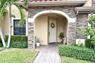 3539 W 89th Pl, Hialeah, FL 33018 - Photo 2