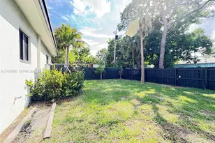 2518 NW 9th Pl, Fort Lauderdale, FL 33311 - Photo 16