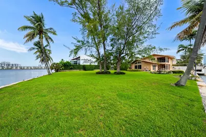 3224 NE 167th St, North Miami Beach, FL 33160 - Photo 32