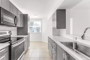 4737 NW 97th Ct, Doral, FL 33178 - Photo 10